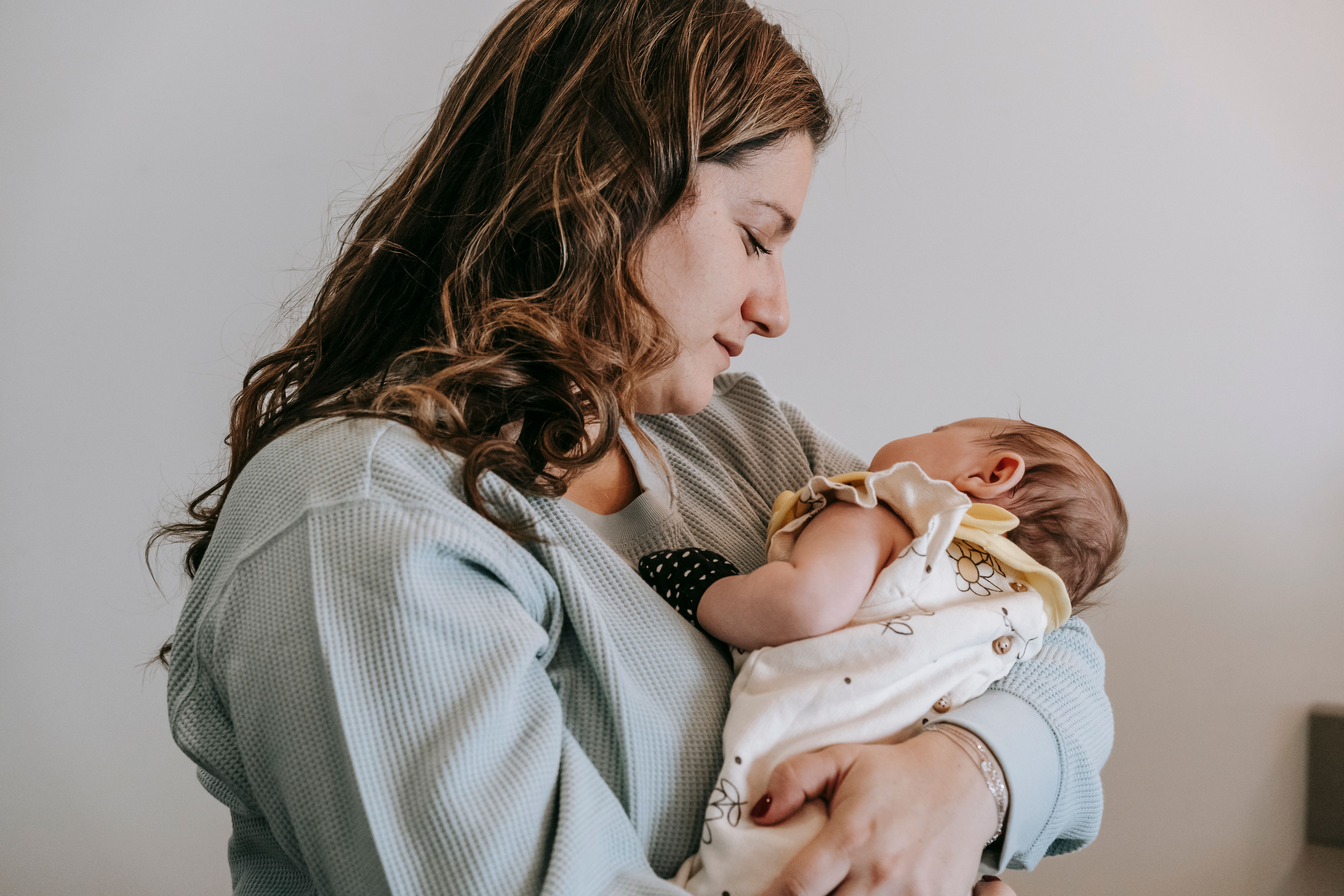 „Mom brain“: Што се случува со мозокот кога ќе станете мајка?